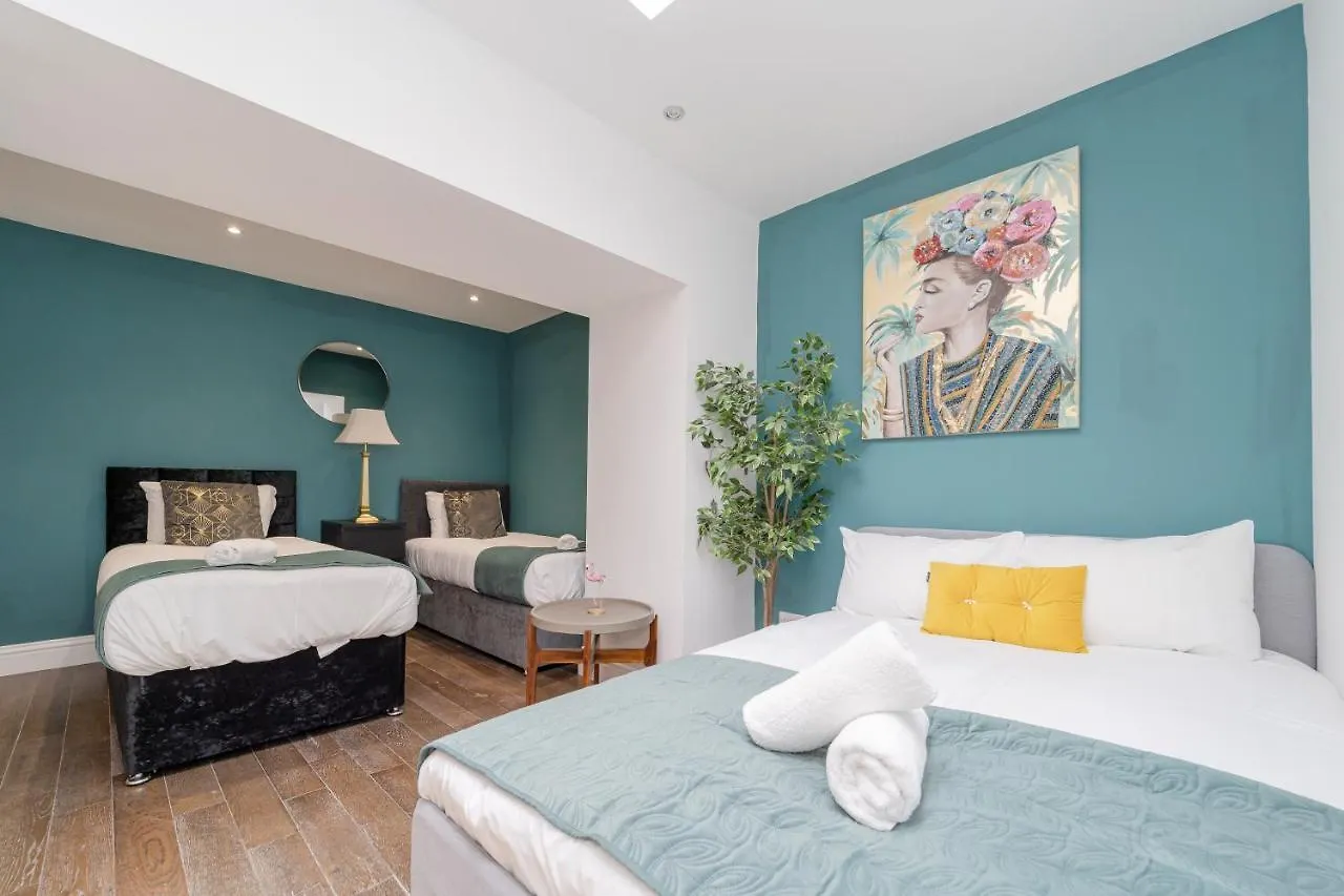 아파트 Montpelier House Perfect Holiday House Sleep 6-16 Guests 브라이턴 영국
