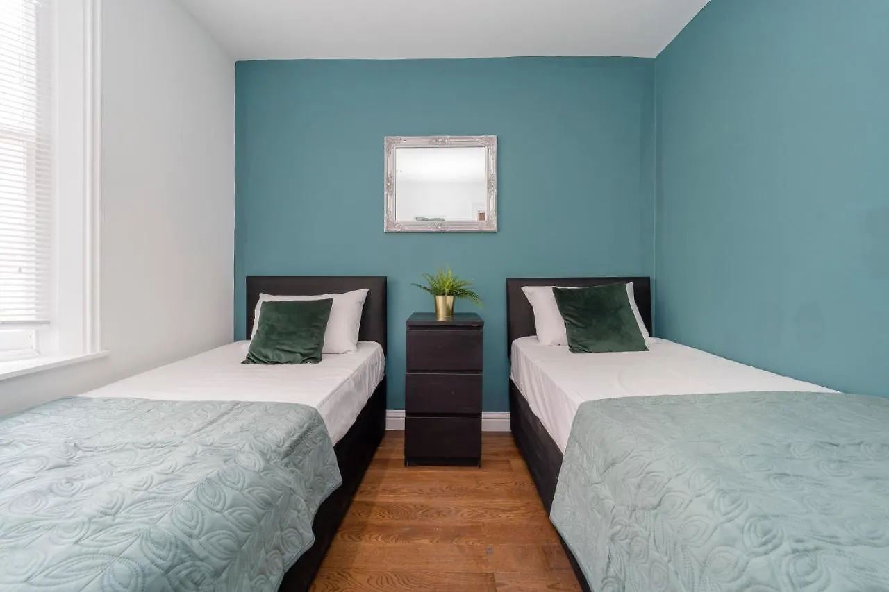 Montpelier House Perfect Holiday House Sleep 6-16 Guests 브라이턴 영국